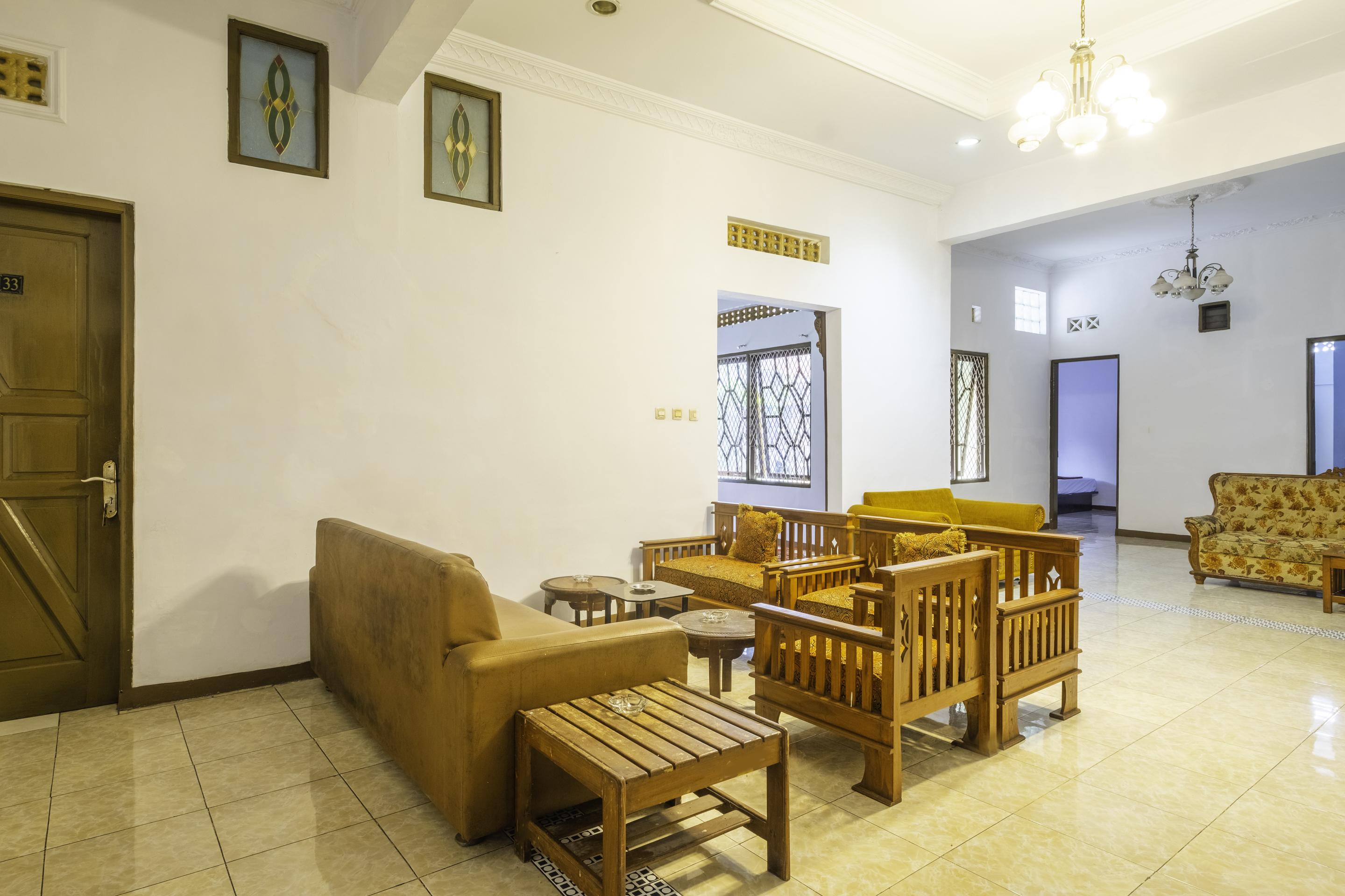 Spot On 2395 Hotel Aden 2 Syariah Tasikmalaya Buitenkant foto